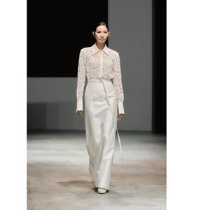 Blusas y Camisas para Mujer al por Mayor, Ecológicas, LUSTROUS VEIL SHIRT, Elegantes, con Encaje Floral, de Vietnam - Product Image 2