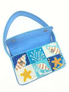 Sacs à main et pochettes personnalisables brodés de perles avec bandoulière, faits à la main par des artisans - Product Image 4