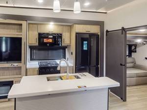 ใหม่ 2026 ฟอเรสต์ ริเวอร์ แคมป์ไซต์ อีลิท 36RF - Product Image 2