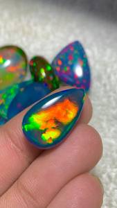 Opale naturelle en vrac, cabochon opale de feu taillée en goutte d'eau, bijou coloré et lumineux pour bague, pendentif et bijoux - Product Image 3