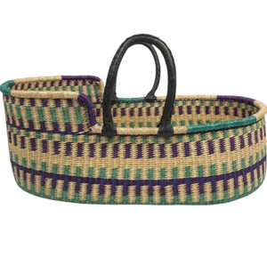 Panier à langer artisanal ethnique en jonc de mer à motif vertical violet-vert et panier à langer pour enfant en rotin avec cuir - Product Image 3