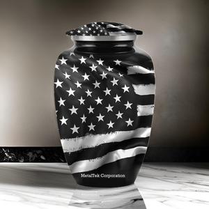 โกศบรรจุอัฐิรูปธงชาติอเมริกัน สไตล์ผู้ใหญ่ สีดำขาว สวยงาม ทำจากอะลูมิเนียม สำหรับงานศพ งานที่ระลึก และเก็บอัฐิ - Product Image 2