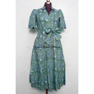 Robe midi pour femme en coton indien imprimé à la main, col en V, manches courtes, silhouette droite, idéale pour les fêtes, les vacances d'été à la plage - Product Image 1