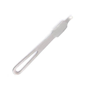 Retractor de Rodilla Manual con Palanca Ósea, Curvo 180 Grados, Punta Cónica de 10.12 Pulgadas, Ancho de 4mm, Instrumento Quirúrgico Hohmann - Product Image 6
