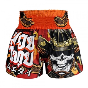 Shorts de Muay Thai MMA noirs en gros, vêtements d'arts martiaux, short de boxe, short de kick-boxing, short de fitness, short de gym, logo personnalisé - Product Image 5