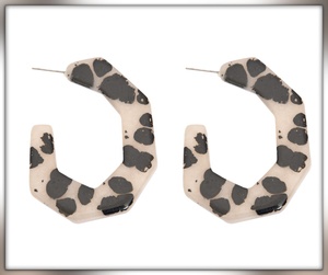 Boucles d'oreilles pendantes en résine pour femmes luxueuses fabriquées à la main Couleurs personnalisées Accessoires de mode hautement polis d'Inde - Product Image 1