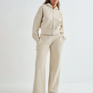 Veste courte à capuche décontractée en polaire unie respirante et écologique pour femme, grande taille, pour l'hiver, avec faible MOQ, idéale pour le jogging et les tenues de sport - Product Image 2