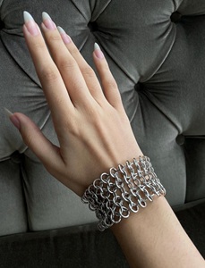 กำไลเหล็กถักมือ: กำไลข้อมือสไตล์ยุคกลางแบบกอธิค Süeda - Product Image 4