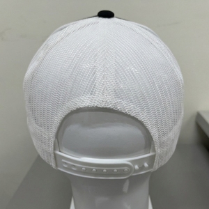 Gorra Trucker OEM Personalizada de 6 Paneles, de Sarga de Algodón con Malla, Cierre Ajustable, Visera Plana, Marca Privada, Fabricante Mayorista - Product Image 4