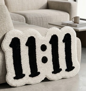 Alfombra Moderna de Lana Tufted a Mano con Tipografía Única, Antideslizante, en Blanco y Negro, para Decoración de Sala de Estar, Dormitorio y Hogar - Product Image 1