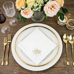 Serviettes de table en lin blanc brodées sur mesure, faites à la main, classiques, carrées, or et argent, motif feu d'artifice, pour la maison, l'hôtel, les mariages et les événements - Product Image 1