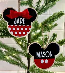 Símbolo Navideño Colgante de Madera Tradicional con Artesanía Hecha a Mano, Estilo Moderno - Product Image 1