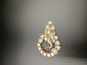 Vintage Peacock Brooch 18K Gold Crystal Rhinestone Animal Shape Women's Wedding Jewelry Claw Setting Pear Cut Design - Product Image 4