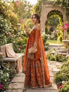 ชุดเดรส Anarkali Sharara ผ้าไหม JMC แบบบูติก พร้อมงานปักดิ้นเลื่อมและผ้าคลุมไหล่ปักลาย - Product Image 4