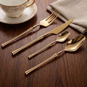 ชุดช้อนส้อมสแตนเลสสตีลสไตล์โมเดิร์นมินิมอล ชุดอุปกรณ์บนโต๊ะอาหารโลหะคุณภาพสูง ทนทาน เป็นมิตรกับสิ่งแวดล้อม เหมาะสำหรับงานแต่งงาน งานเลี้ยงที่บ้าน - Product Image 5