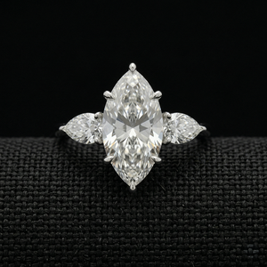 Anillo de Diamantes de Platino Elegante y de Primera Calidad, Joyería Elegante para Bodas, Compromisos, Fiestas y Celebraciones - Product Image 1