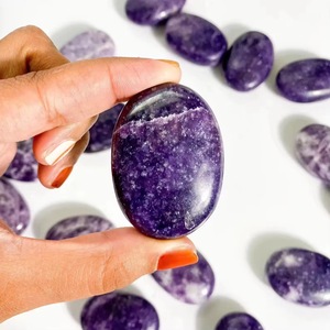 Pierre de Lepidolite Naturelle Polie Ovale, Cristal de Guérison, Pierre Précieuse Violette du Gujarat, Exportation de Cristaux Asy, Noël, Saint-Valentin - Product Image 5
