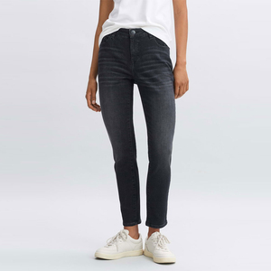 2026 Wholesale Custom OEM Design Breathable High <b>Waist</b> Vintage Straight Regular Fit Winter Eco-Friendly <b>Jeans</b> for Women - Product Image 1