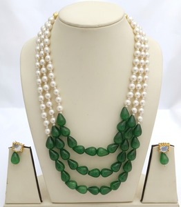 Collar de Perlas Blancas de 3 Capas de Lujo Vintage para Mujer, con Cuentas Verdes en Forma de Lágrima, Chapado en Oro, Conjunto de Joyería Elegante - Product Image 2