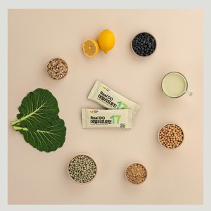 ผงไวท์เทนนิ่งสำหรับเครื่องสำอางเกาหลี K-Beauty Reald Daily Protein 17 ผลิตในเกาหลี 72 กรัม x 20 ชิ้น ช่วยให้ผิวหน้ากระจ่างใส - Product Image 3