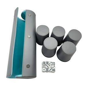 Juego de Vasos para Dados de Cuero PU Clásico Moldeado a Mano, con Forro de Franela, 10 Piezas, Opciones de Color y Logotipo Personalizado, Venta al Por Mayor de Fábrica - Product Image 3