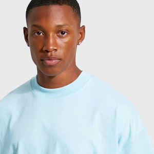 Conjunto de Dos Piezas de Verano para Hombre, Tejido Vintage Ecológico, con Logotipo Frontal - Pantalones Cortos y Camiseta - Product Image 4