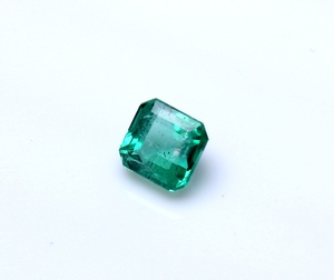 Piedra de Esmeralda Natural de Excelente Calidad, Corte Octogonal de 1.16 Quilates, Procedente de Rajasthan, India, Certificada por IGI, para la Fabricación de Joyería Fina, Venta al Por Mayor - Product Image 4