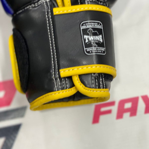 Guantes de Boxeo Profesionales para Muay Thai, Diseño Nuevo, Personalizados con Logotipo, Todos los Colores, Correa Ajustable para Sparring - Product Image 5