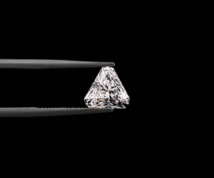 Diamante de Laboratorio de Corte Trillón de 2.05 CT, Color Fantasía D, Perforado con Láser, Certificado IGI, Piedra Suelta para Anillo o Colgante - Product Image 1