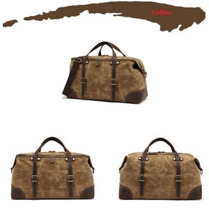 Bolsa de lona con correas y hebillas de cuero para viajes y deportes - Product Image 3