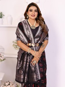 Sari de seda Dola Bandhej al por mayor con motivos tradicionales Gulti, pallu rico, borde de diseñador, protección solar, reversible, todo incluido. - Product Image 2