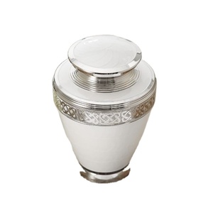 Vente chaude Urne de crémation faite à la main Urne funéraire en métal pour adultes pour cendres humaines d'Inde - Product Image 1