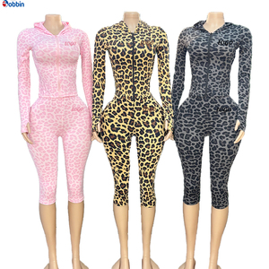 Conjunto Deportivo de 2 Piezas con Estampado de Leopardo para Mujer, Top Largo con Capucha y Cremallera de Manga Larga, Pantalones a Media Pantorrilla, Transpirable, Superventas - Product Image 3