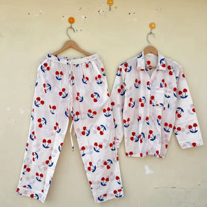 Ensemble de pyjama en coton biologique indien à imprimé floral, vêtements de nuit unisexes, robe de nuit, vêtements bohèmes, cadeau, doux et respirant - Product Image 1