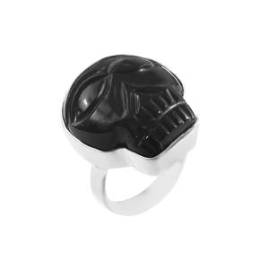 Anillo Clásico de Plata de Ley 925 con Calavera de Ónix Negro Tallada a Mano y Engaste de Bisel - Product Image 1