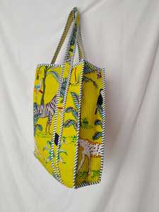 Bolso de Mano de Moda Acolchado Floral de Algodón con Estampado a Mano, Color Amarillo Personalizado, para Todas las Estaciones, Bolsas de Regalo de Viaje - Product Image 4