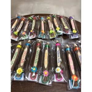 Lápiz de Madera Tallado Clásico, Ecológico, Hecho a Mano, 100% Madera de Tamarindo, 17 cm de Largo, de Tailandia, Juguetes para Graduación y Regreso a Clases - Product Image 1