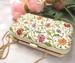 Pochette à bijoux vintage traditionnelle, nouvelle tendance, élégante, brodée, en tissu, avec fermeture à bouton, portable, pour soirée - Product Image 5