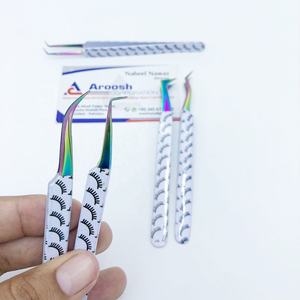 Pince à épiler d'extension de cils en acier inoxydable de haute qualité en gros pointe arc-en-ciel avec impression de cils pointe durable et pointue - Product Image 1
