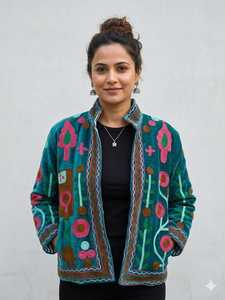 Veste courte d'hiver pour femme, style blazer, en velours brodé Suzani, faite main, avec motif symbolique, tendance et audacieuse - Product Image 1