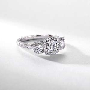 Bague d'éternité de luxe pour femme en argent sterling avec diamant de laboratoire taille brillant certifié IGI, idéale pour fiançailles, fête ou cadeau - Product Image 2