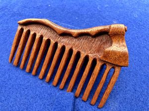 Peigne à cheveux miniature en bois écologique, peigne de poche en bambou fait à la main, cadeau artisanal naturel - Product Image 4