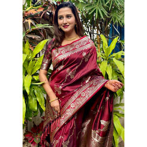 ผ้าไหมบาแนราซีสีแดงเลือดหมู ทอแบบจาล ผ้าไหมเนื้อนุ่ม ประดับด้วยดิ้นทอง ผ้าคลุมไหล่หรูหราแบบอินเดีย - Product Image 1