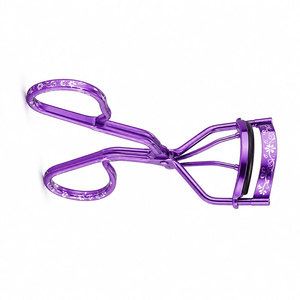 SHEARS BEAUTY Recourbe-cils jetable en acier inoxydable violet avec motif floral et coussinet doux pour un recourbement précis des cils - Product Image 4