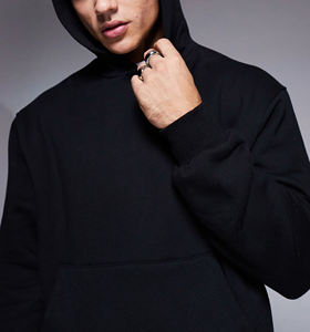 Sweat-shirt à capuche noir pour homme de haute qualité, coupe classique, logo imprimé sur le devant, style décontracté, design avec poche, 100% polyester polaire - Product Image 3