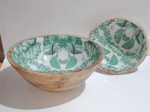 Bol en bois de manguier avec autocollant, qualité constante et finition professionnelle, idéal pour les marchés culinaires et de décoration modernes - Product Image 4