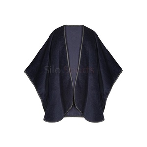 2025 capa de Cachemira suave negra de alta calidad hecha a medida para mujer con cuero de Napa recortado Moq bajo capa de moda calentada de invierno OEM - Product Image 5