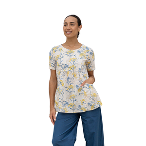 Camisa estampada premium para mujer con diseño moderno y ajuste cómodo - Product Image 3