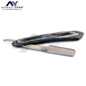 Navajas de Barbero de Acero de Damasco Hechas a Mano con Mango de Cuerno, Diseño Único y Artesanía Tradicional - Product Image 4