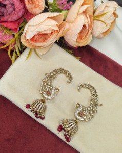 Pendientes Tradicionales de Oreja de Pavo Real con Gota de Pera, Chapados en Oro Antiguo, con Gemas Kundan, Estilo Jhumka, para Mujer, Venta al por Mayor de Joyería Étnica - Product Image 1
